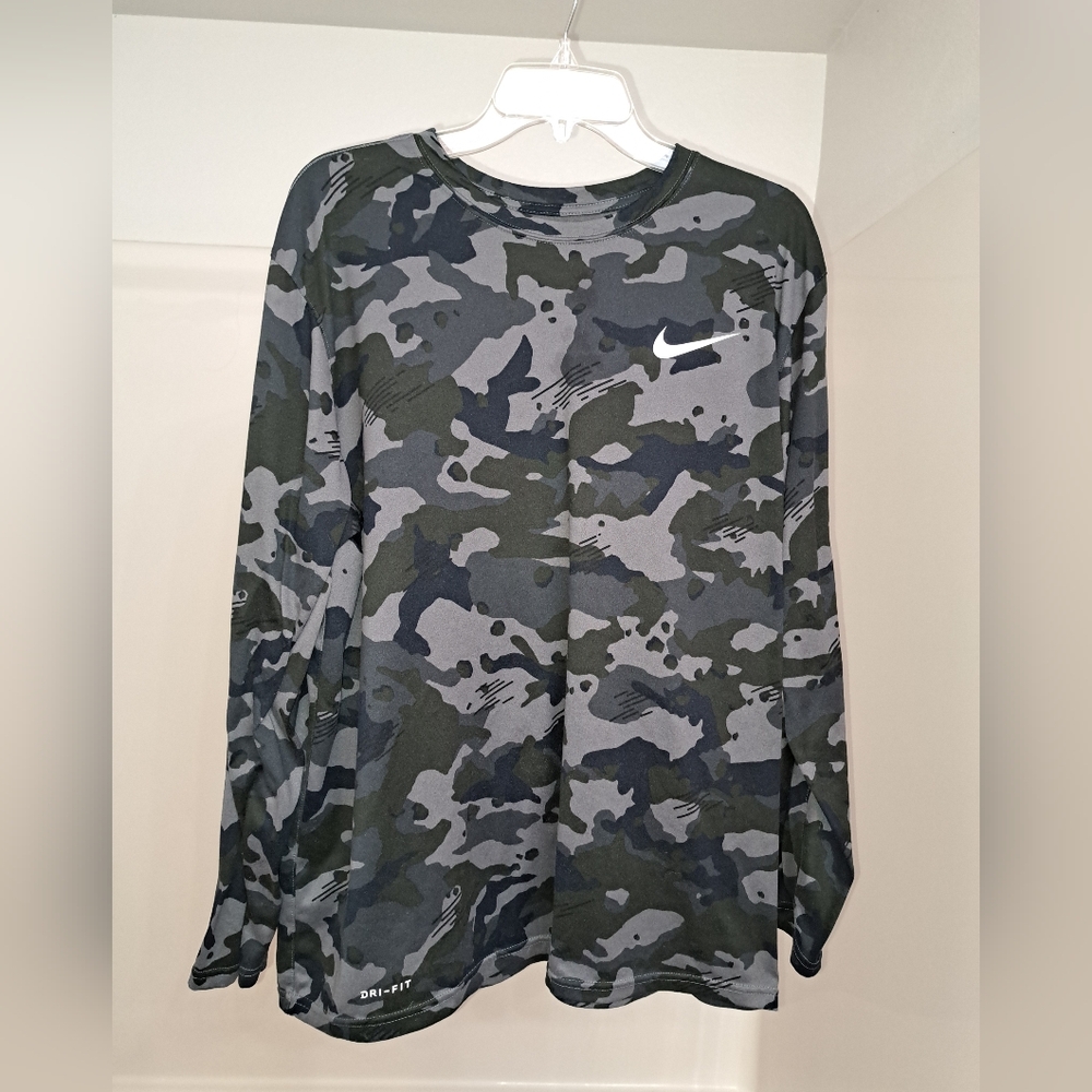 Nike Men's Camouflage Long Sleeve Shirt